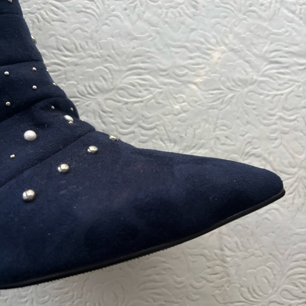 ❤️2/$15 or 3/$21❤️Metaphor Navy Blue Studded Ankle Boots, Size 8 - Picture 6 of 14